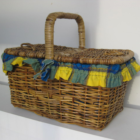 BASKET, Picnic - Classic w Blue & Yellow Tartan